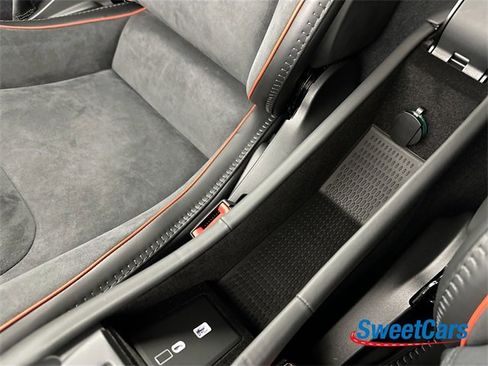 Used 2024 McLaren Artura image 28