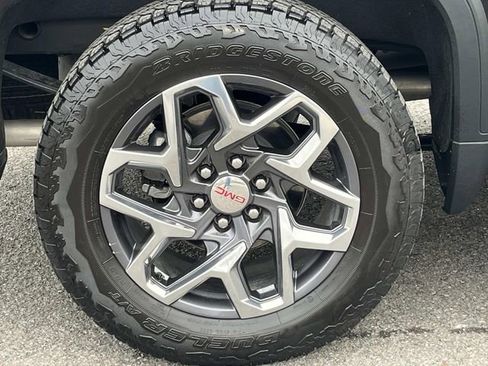 Used 2025 GMC Sierra 1500 SLT w/ SLT Premium Plus Package image 30