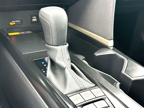 Used 2025 Toyota Camry LE FWD image 21