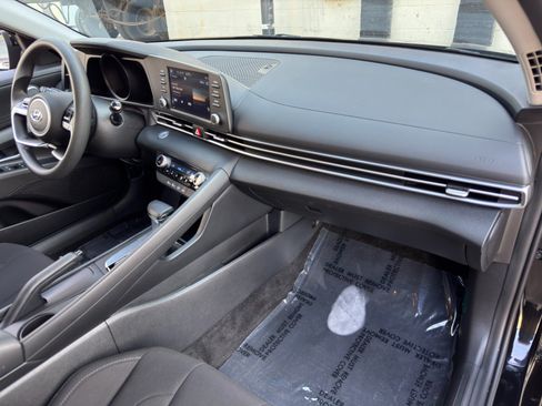 Used 2023 Hyundai Elantra SEL w/ Cargo Package FWD image 13