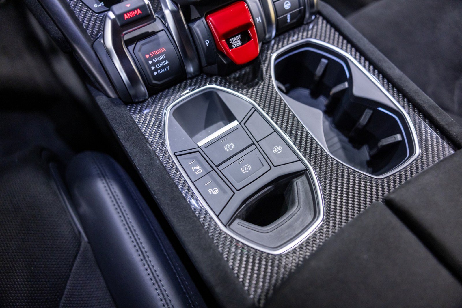 Used 2024 Lamborghini Urus Performante AWD/4WD image 47