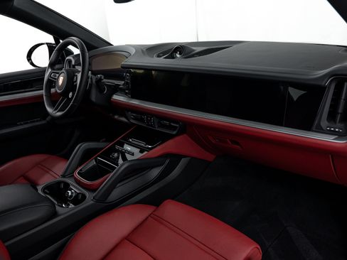 Certified 2026 Porsche Cayenne S AWD/4WD image 17