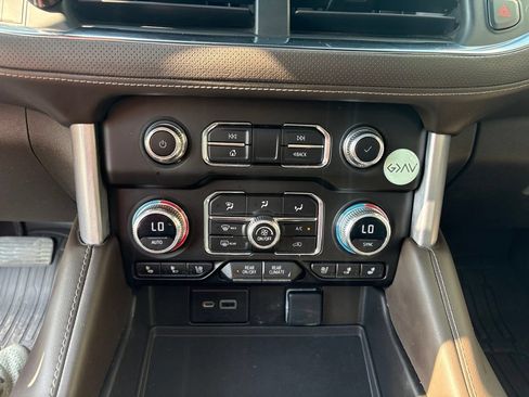 Used 2023 GMC Yukon XL SLT AWD/4WD image 20