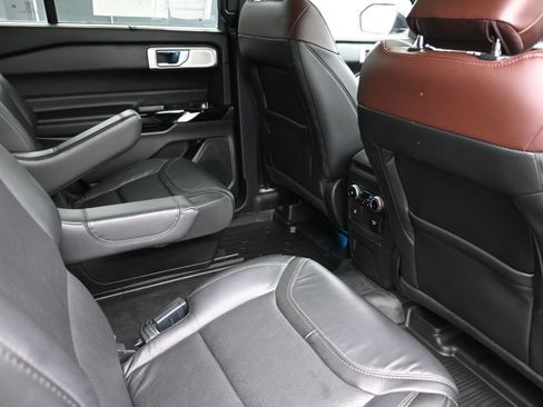 Used 2022 Ford Explorer Platinum w/ Equipment Group 601A image 24