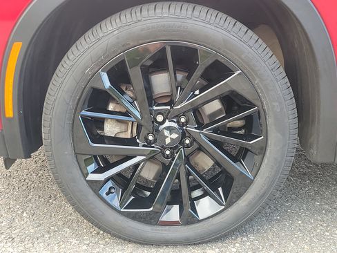 Used 2023 Mitsubishi Outlander SE AWD/4WD image 12