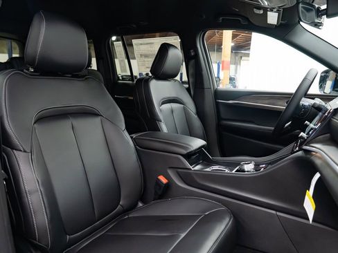 New 2026 Jeep Grand Cherokee Limited image 32