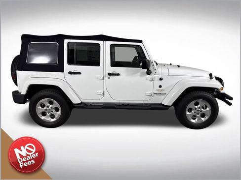 Used 2014 Jeep Wrangler Unlimited Sahara image 2