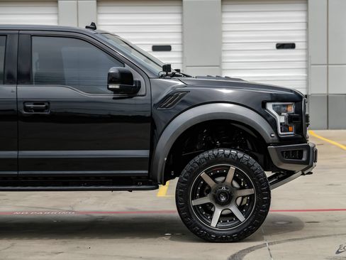 Used 2019 Ford F150 Raptor w/ Equipment Group 802A Luxury AWD/4WD image 22