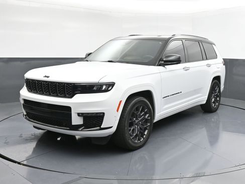 Used 2024 Jeep Grand Cherokee L Summit AWD/4WD image 4