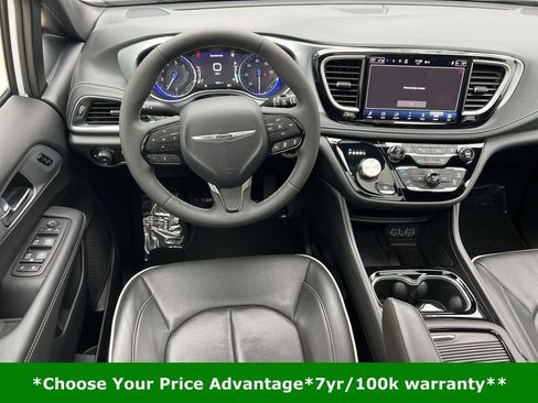 Certified 2025 Chrysler Pacifica Limited image 43