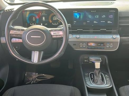 Used 2024 Hyundai Kona SEL FWD image 4