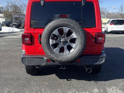 Used 2019 Jeep Wrangler Unlimited Sahara image 5