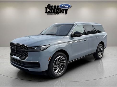 Used 2025 Lincoln Navigator Reserve AWD/4WD image 5