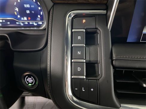 Used 2023 Chevrolet Suburban High Country image 50