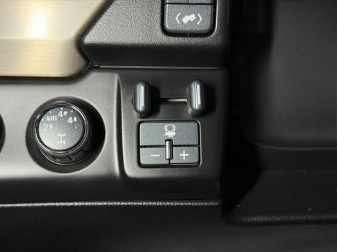 Used 2015 GMC Yukon Denali w/ Open Road Package AWD/4WD image 40