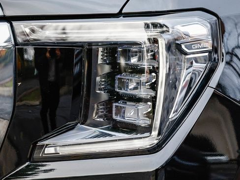 Used 2024 GMC Yukon Denali Ultimate image 7