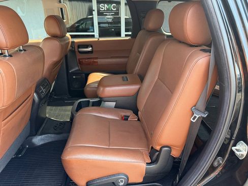 Used 2020 Toyota Sequoia Platinum AWD/4WD image 15