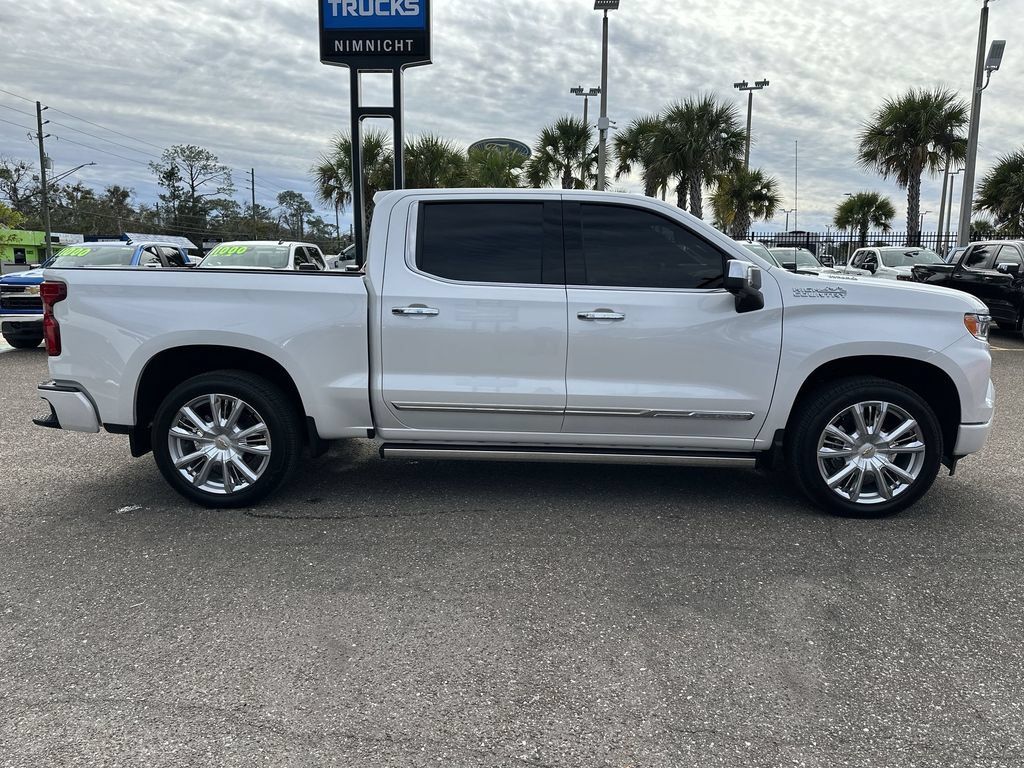 Used 2025 Chevrolet Silverado 1500 High Country AWD/4WD image 17