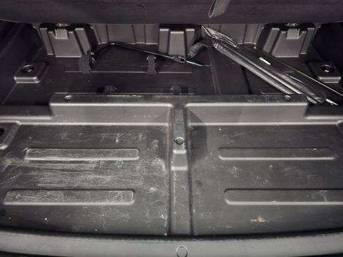 Used 2021 Chevrolet Suburban High Country RWD image 46