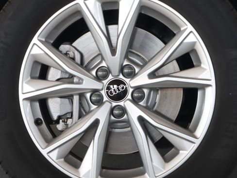 New 2025 Audi Q3 2.0T Premium image 7