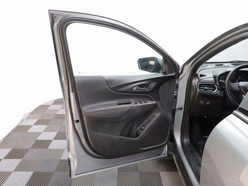 Used 2023 Chevrolet Equinox RS image 6