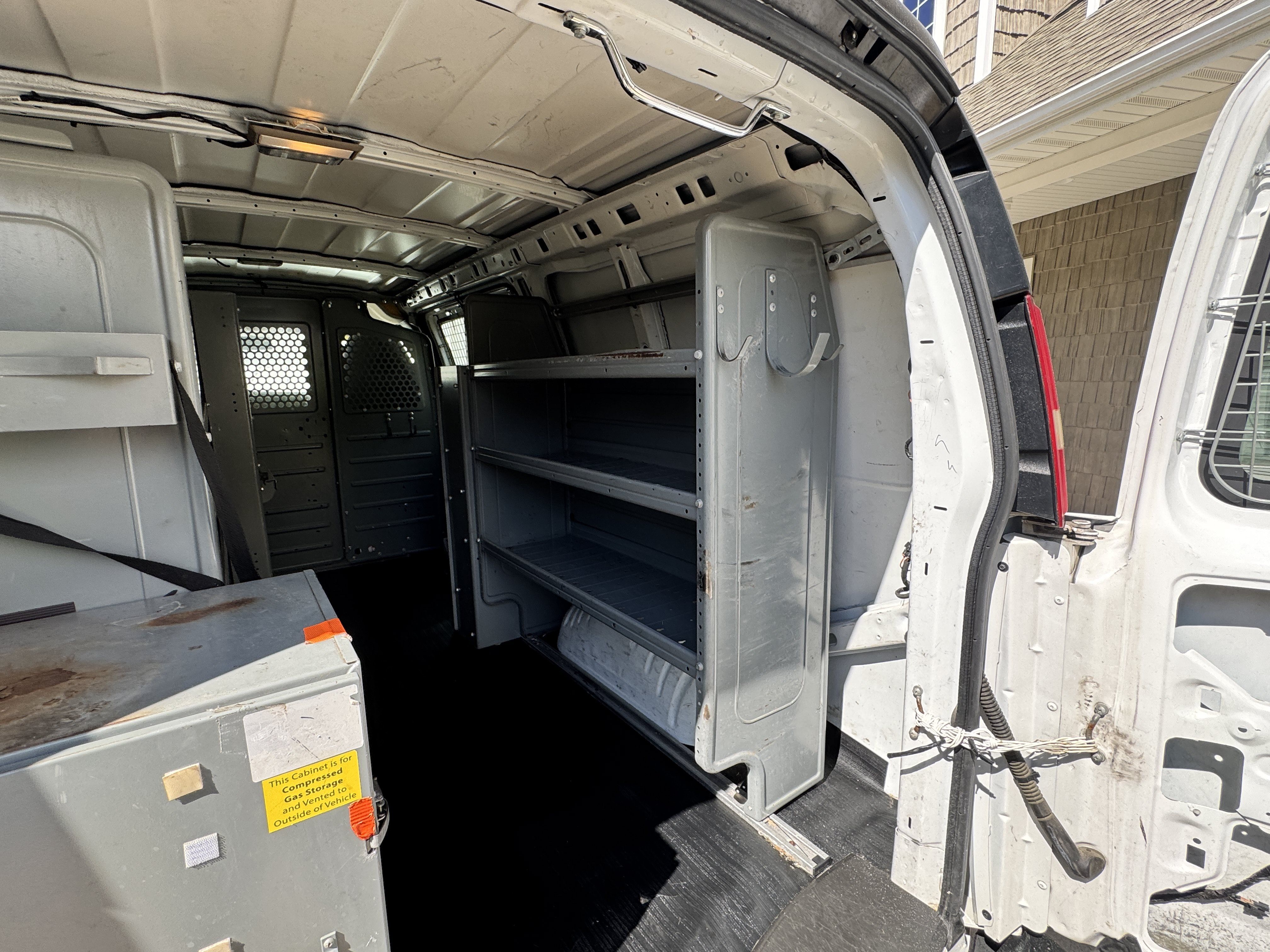 Used 2014 Chevrolet Express 2500 RWD image 25