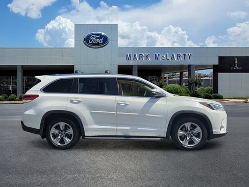 Used 2019 Toyota Highlander Limited FWD image 6
