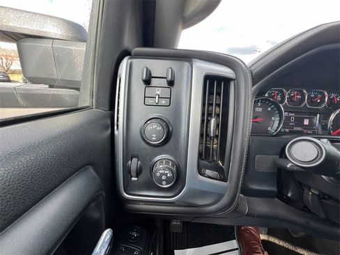 Certified 2018 GMC Sierra 2500 SLE w/ SLE Preferred Package image 25