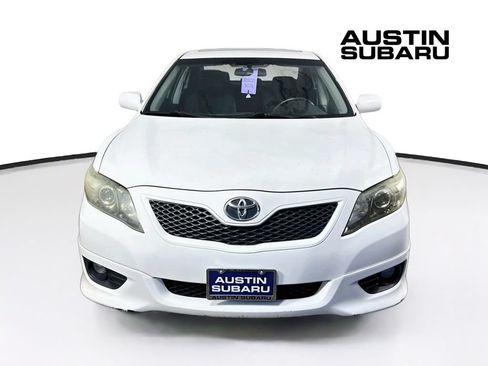 Used 2010 Toyota Camry SE FWD image 2