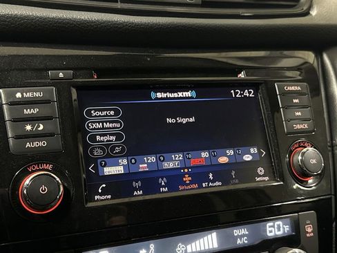 Used 2018 Nissan Rogue SL AWD/4WD image 14