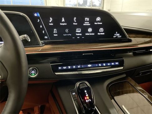 Certified 2024 Cadillac Escalade ESV Premium Luxury Platinum image 18