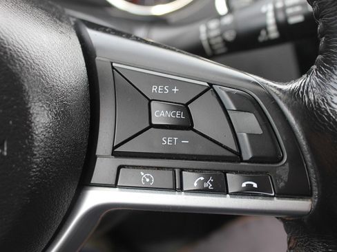 Used 2017 Nissan Rogue SL image 14