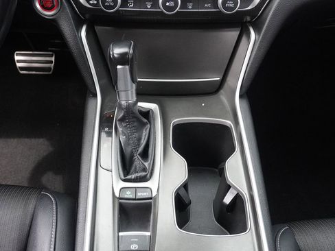 Used 2018 Honda Accord Sport image 40
