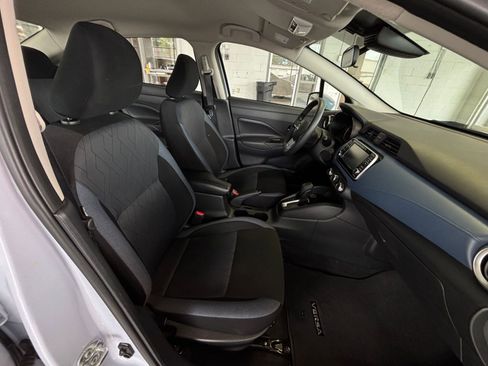 Used 2025 Nissan Versa SV FWD image 35