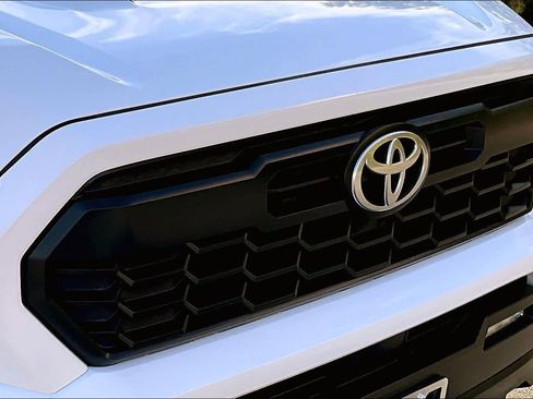 Used 2025 Toyota Tacoma TRD Sport image 28