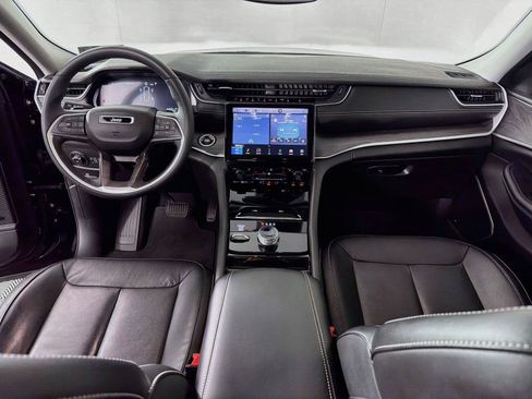 Used 2023 Jeep Grand Cherokee L Limited AWD/4WD image 27