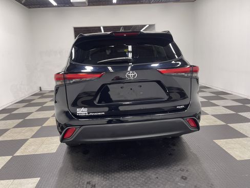 Used 2021 Toyota Highlander L image 3