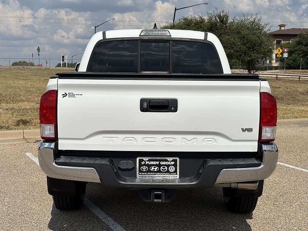 Used 2017 Toyota Tacoma SR5 w/ Tow Package RWD image 7