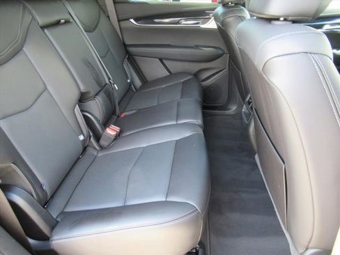 Certified 2025 Cadillac XT5 Premium Luxury image 30