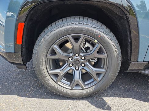 New 2026 Jeep Grand Wagoneer 4WD image 25