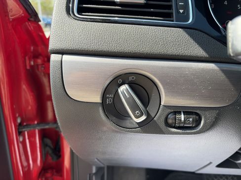 Used 2016 Volkswagen Jetta Sport w/ Lighting Package FWD image 26