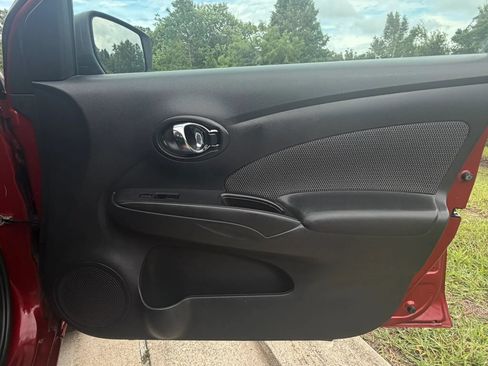 Used 2016 Nissan Versa SV FWD image 29