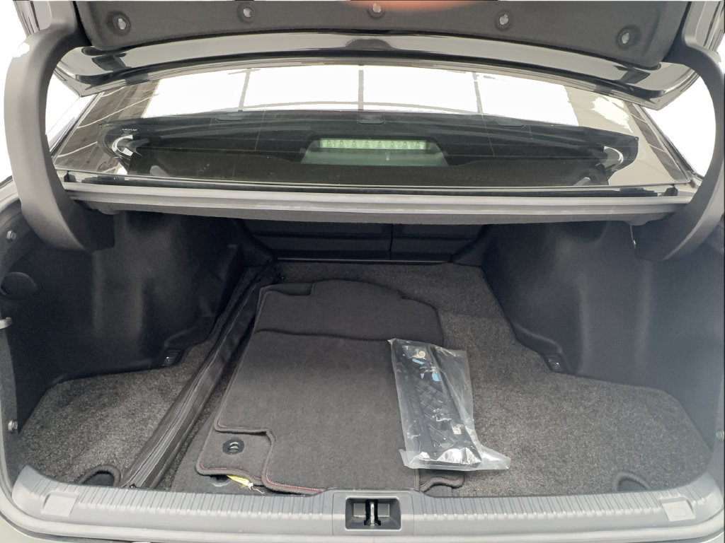 Used 2024 Lexus IS 300 w/ Comfort Package RWD image 19