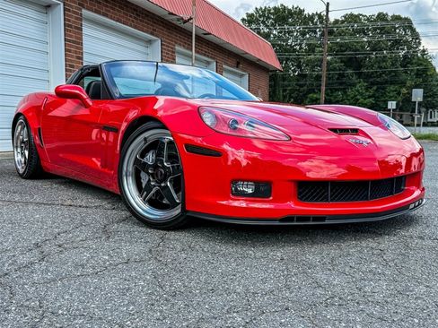 Used 2013 Chevrolet Corvette Grand Sport RWD image 32