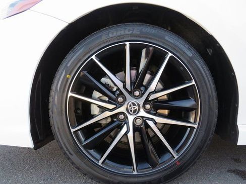 Certified 2022 Toyota Camry SE image 6