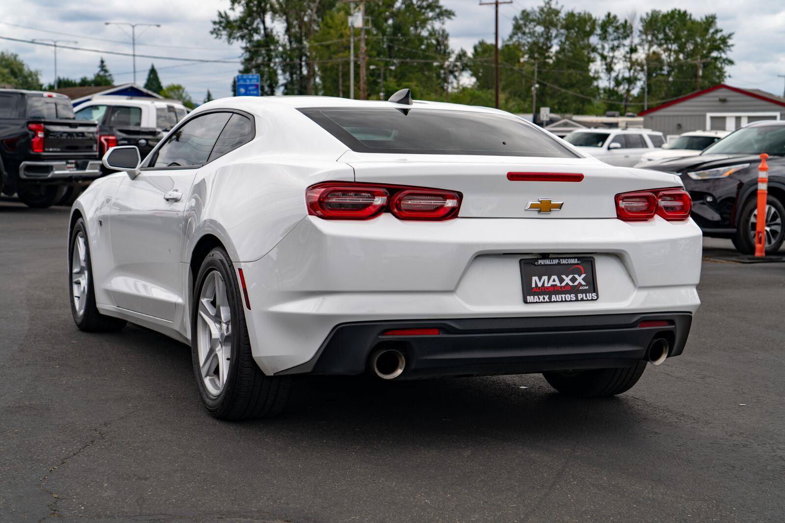 Used 2023 Chevrolet Camaro LT RWD image 12