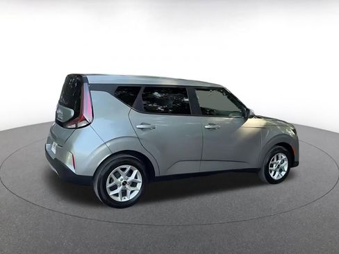 Used 2025 Kia Soul LX w/ LX Technology Package FWD image 15