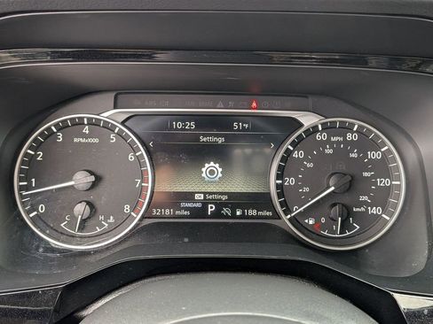 Used 2024 Nissan Pathfinder SL w/ SL Premium Package image 18