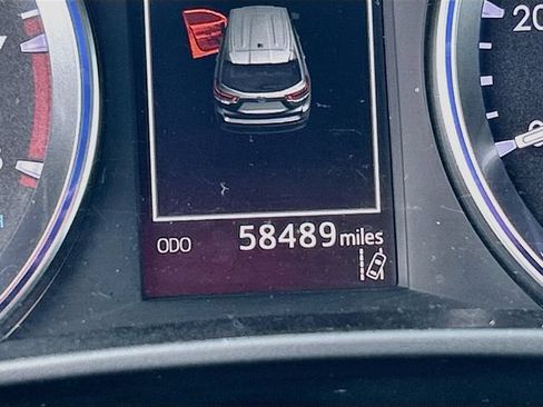 Used 2019 Toyota Highlander XLE AWD/4WD image 9