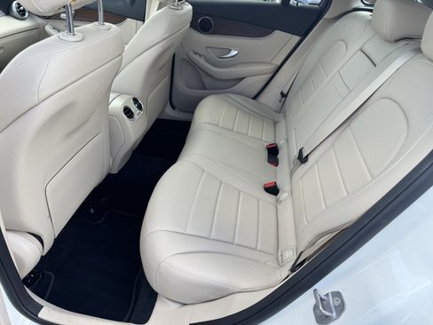 Used 2020 Mercedes-Benz GLC 300 4MATIC image 32